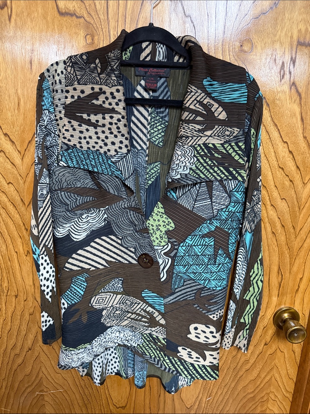 Pleats Collection Abstract Print Single-Button Jacket in Teal, Olive & Brown L.